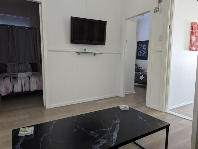 Others 5, Waterside Retreat at Blacksmiths Beach - Swansea Channel, Lake Macquarie - East