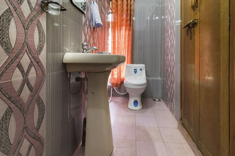 Bathroom 4, GuestHouser 3 BHK Houseboat 1b08, Kottayam