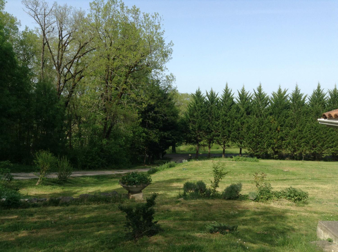 Others 4, La Pierre Blanche, Lot-et-Garonne