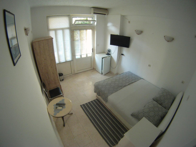 Others 3, Salona suite, Blaca