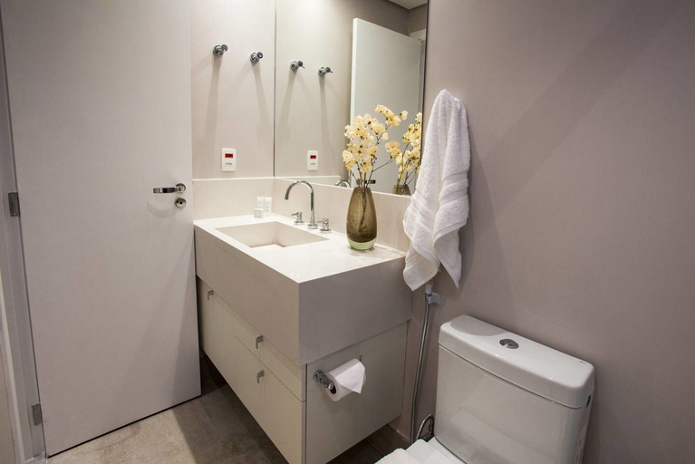 Bathroom 3, Lr902 Crème de la Crème in Jardins! New and Chic, São Paulo