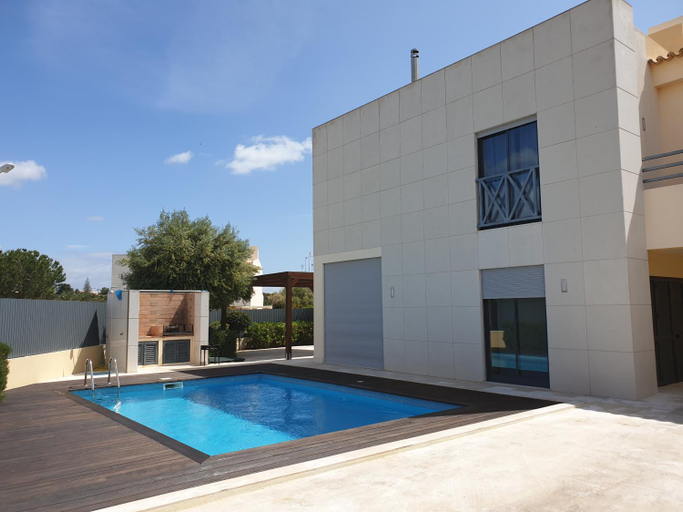 Sport & Beauty 2, Albufeira Oura Beach V4 Villa Marisa with private Pool, Albufeira