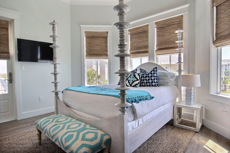 Bedroom 3, Legasea 200 GU, Nueces