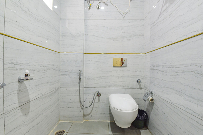 Bathroom 4, Fabhotel Hari Om Inn, Tehri Garhwal