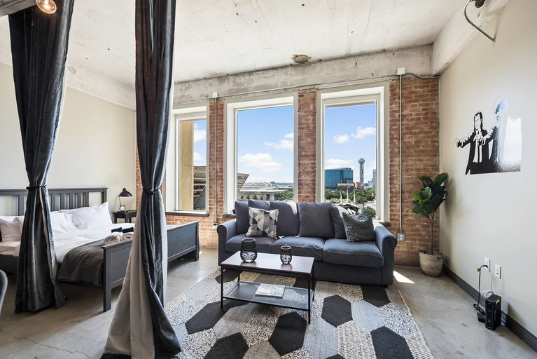 Others 4, Downtown Dallas Gorgeous 3 BD, Pool & Gym, Dallas