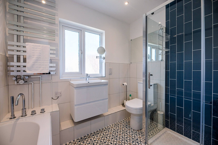 Bathroom 3, The Grange, Aldeburgh, Suffolk