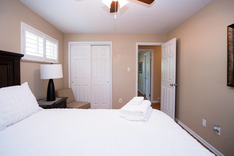 Bedroom 3, The Costilla Concert Connection Fiddler's Green, Arapahoe