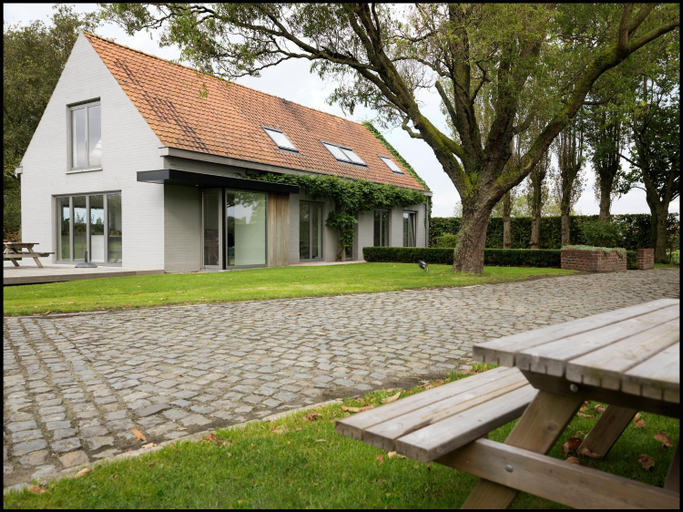 Others 3, Rooseboom22, West-Vlaanderen