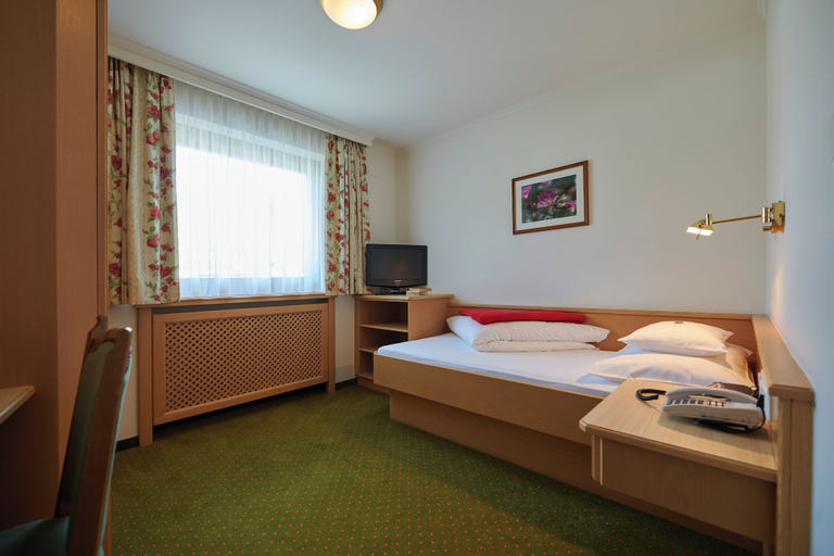 Bedroom 3, Hotel Appartement Roggal, Bludenz