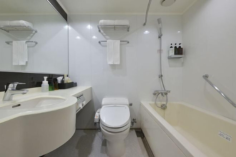 Bathroom 16