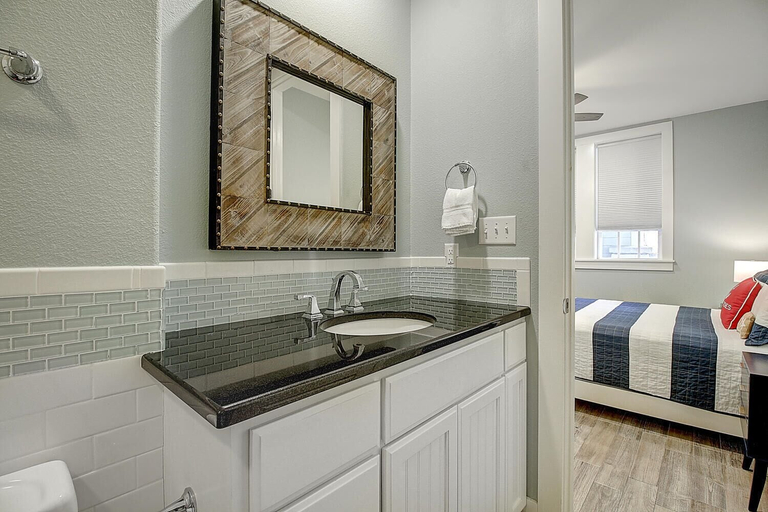 Bathroom 4, Sandy Toes TC 1102, Nueces