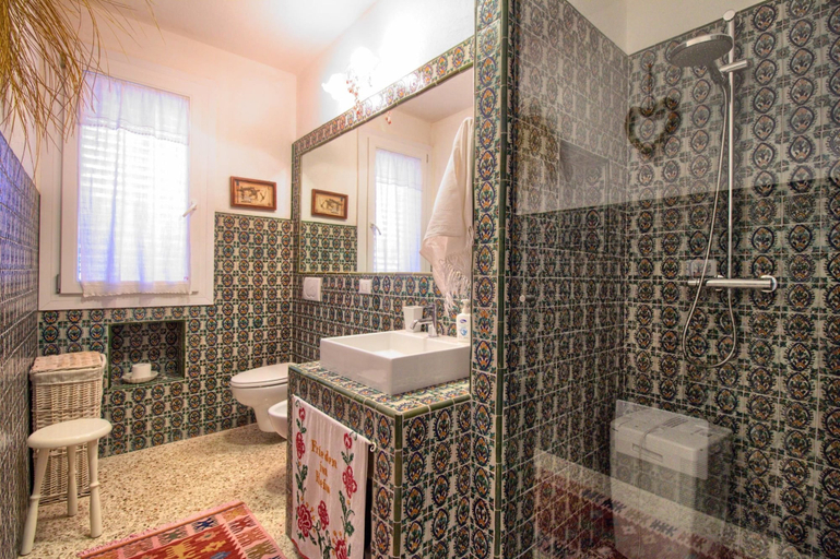 Bathroom, Pizzica Luxury Villa With Pool, Lecce