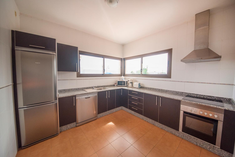 Others 5, Villas Blancas, Las Palmas