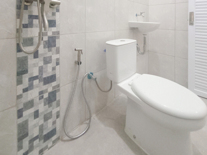 Bathroom 16