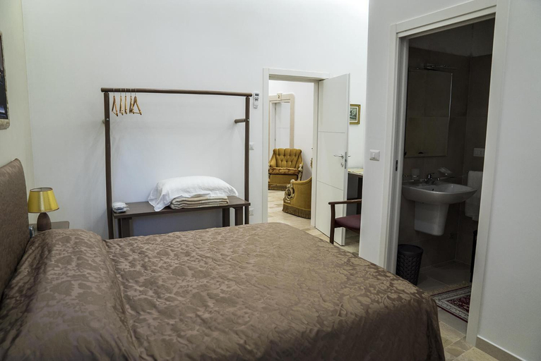 Others 4, B&B Conte Cavour, Barletta-Andria-Trani