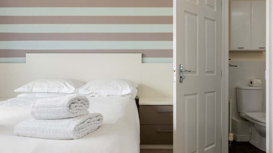 Bedroom 5, Harbour View, Poole