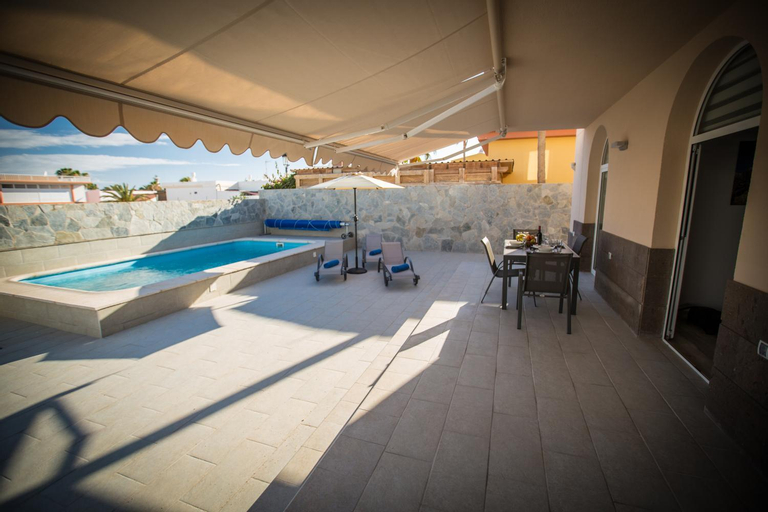 Villa Jandia Modern new apartment Morro Jable Private heated pool big terrace and parking, Las Palmas