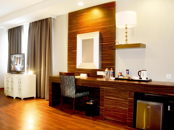 Dining Room 2