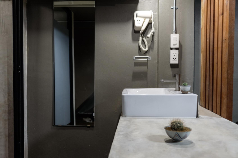 Bathroom 4