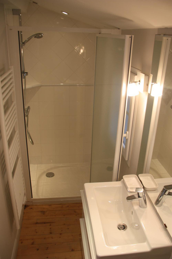Bathroom 3, Maison Kador, Finistère