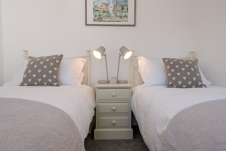 Bedroom 2, Bonheur, 16 Bartholomew Green, Southwold, Suffolk