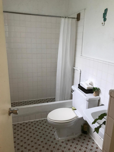 Bathroom 3, beach house Cg7p, Uruma