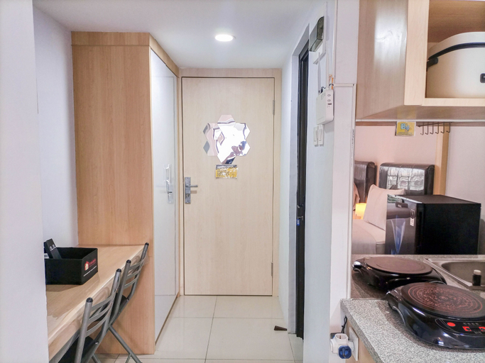 Private kitchen 2, Luxurious Studio At De Prima Apartment, Medan
