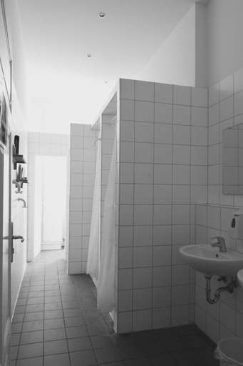 Bathroom, 36 Rooms Hostel Berlin Kreuzberg, Berlin