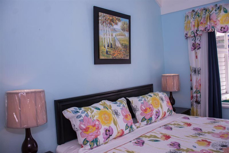 Bedroom, Sunflower At Sandcastles