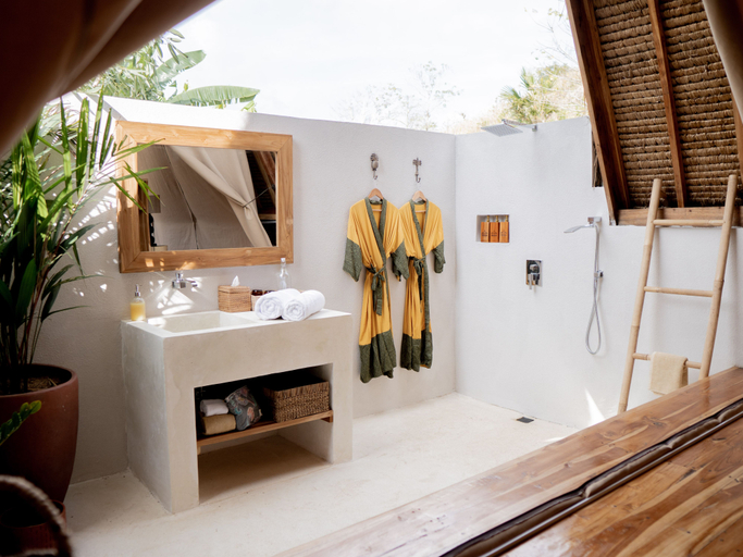 Bathroom 5, Dejama Glamping Resort Lombok, Lombok