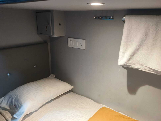 Bedroom 2, Rest Inn Hostel Dormitory, Mumbai Suburban