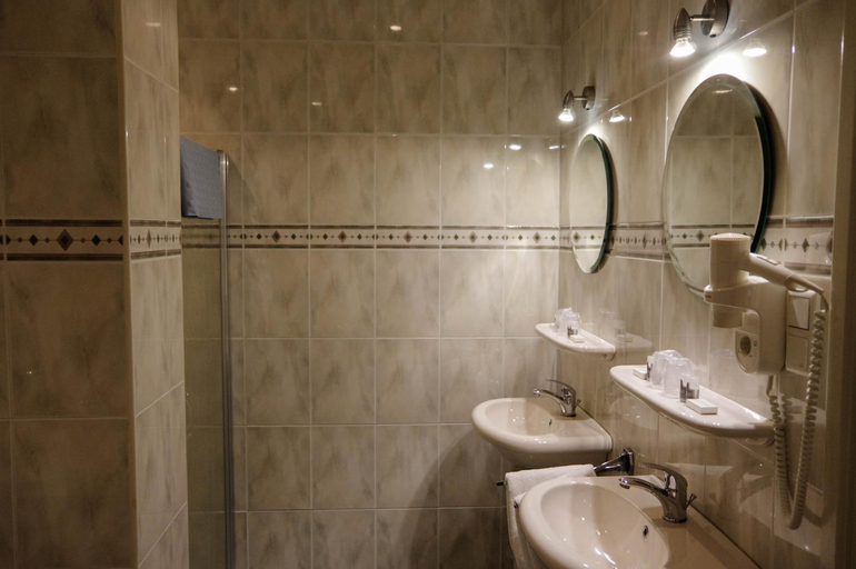 Bathroom 3