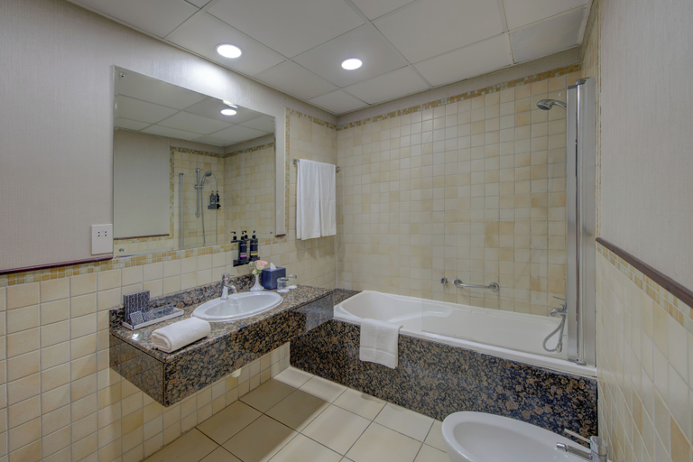 Bathroom 5, SUHA Jumeirah, Dubai