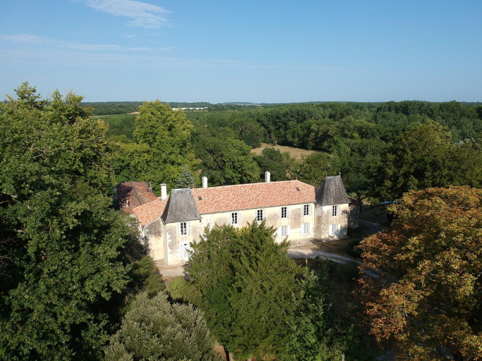 Others 2, Domaine de Seugnac, Charente-Maritime