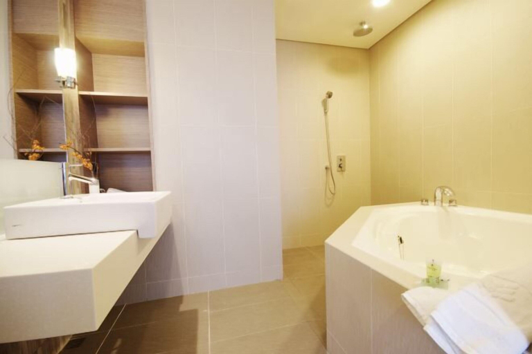 Bathroom 4, Academy Hotel, Tainan