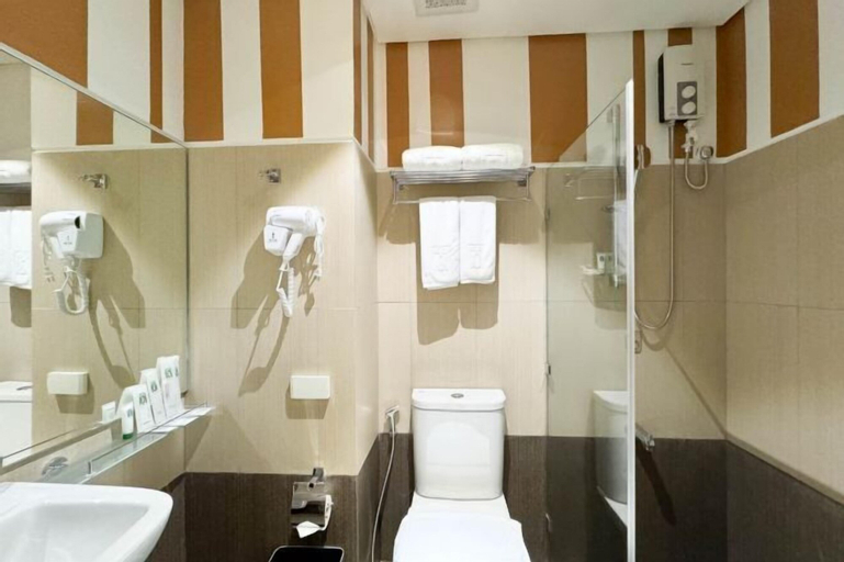 Bathroom 21