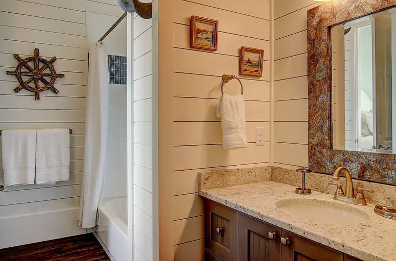 Bathroom 4, Beach Crush TC 7102, Nueces