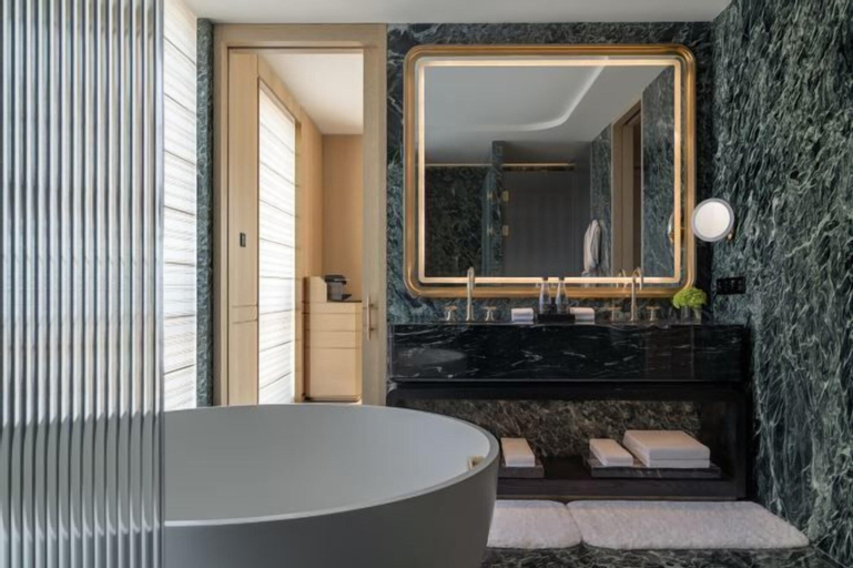 Bathroom 11
