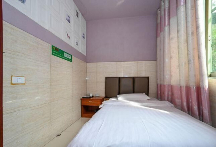 Bedroom 2, Dazhou Xionlong Hotel, Dazhou