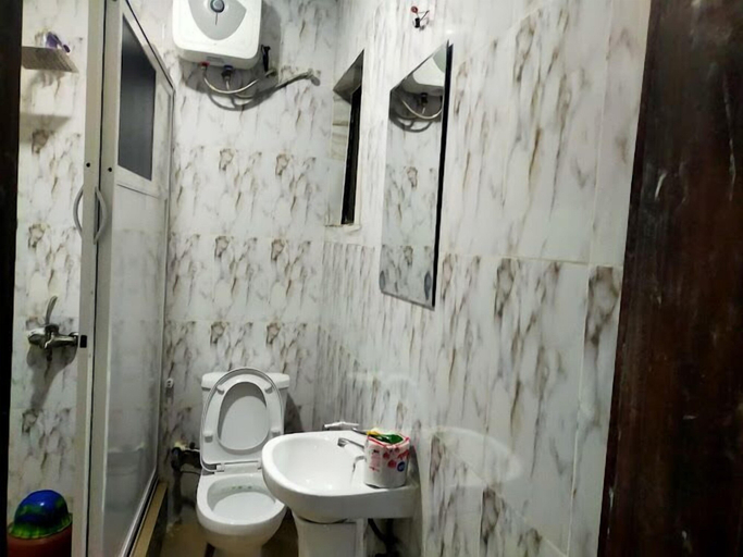 Bathroom 4, Rolak Hotel and Suites, IjebuOde