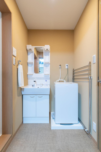 Bathroom 9