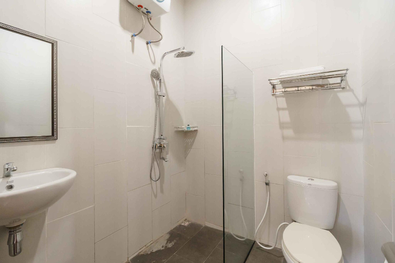Bathroom 7