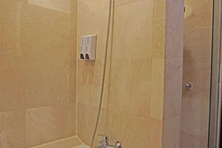 Bathroom 10
