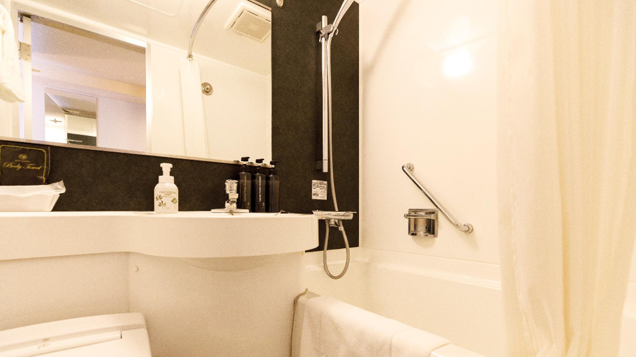 Bathroom 19