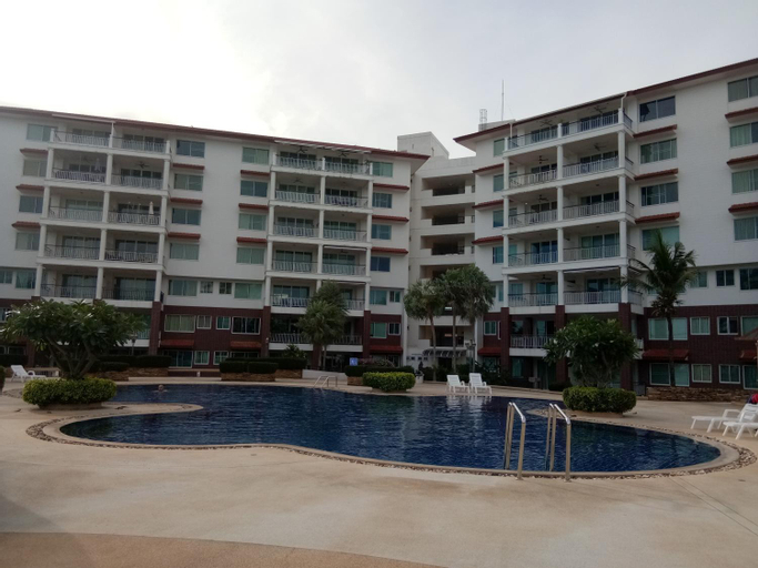 Exterior 4