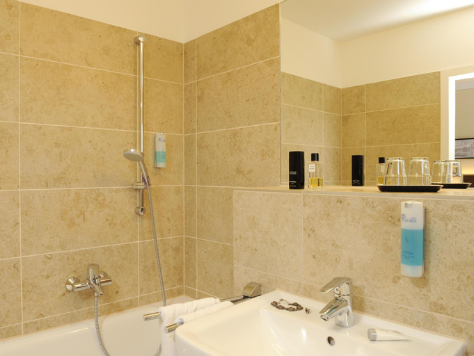Bathroom 9