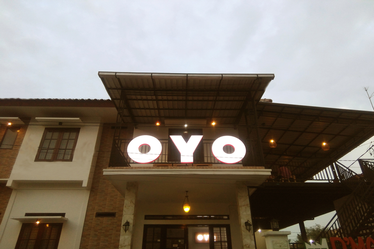 Exterior & Views 1, OYO 350 D' Maktab Homestay Syariah, Malang
