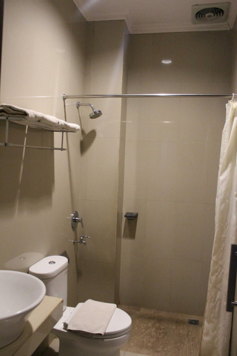 Bathroom 9