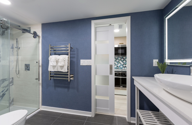 Bathroom 4, Crown Reef Beach Resort and Waterpark, Horry