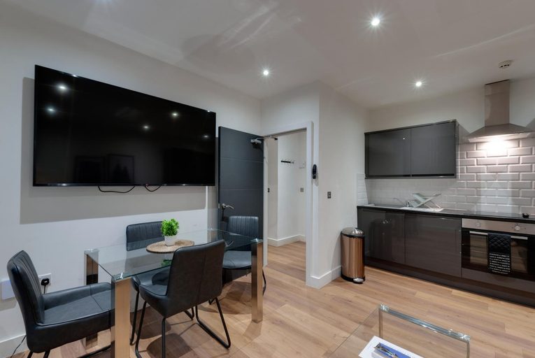Others 5, Lord Street Apartments By Happy Days, Sefton
